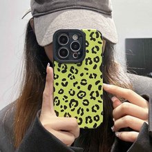 荧光绿豹纹适用于iPhone15Promax手机壳14pro瞳眼贴皮12/13保护壳