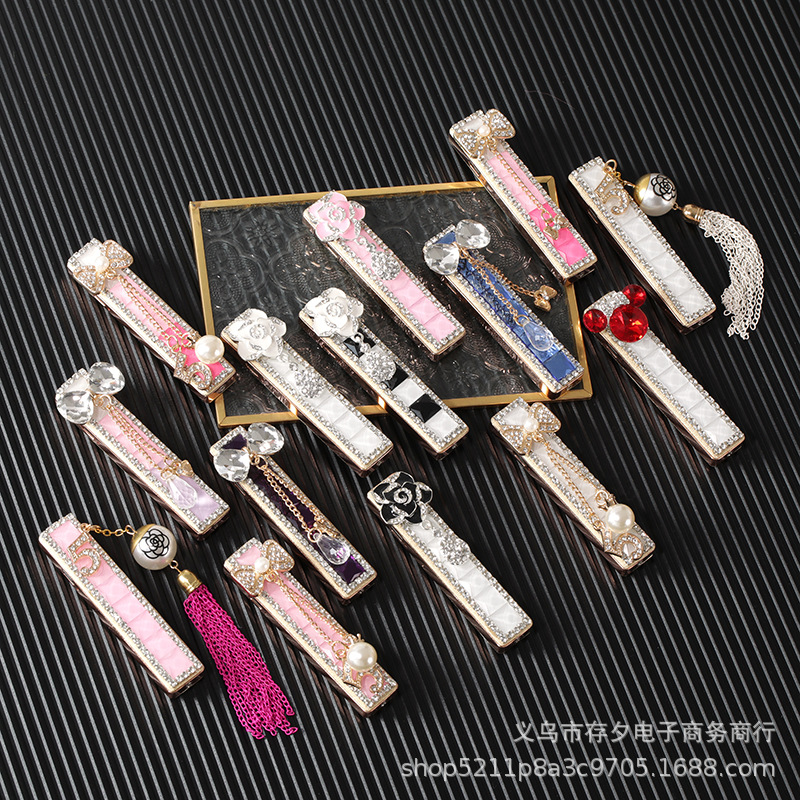 网红同款创意女生镶钻充电打火机 户外防风静音小巧便携usb点烟器