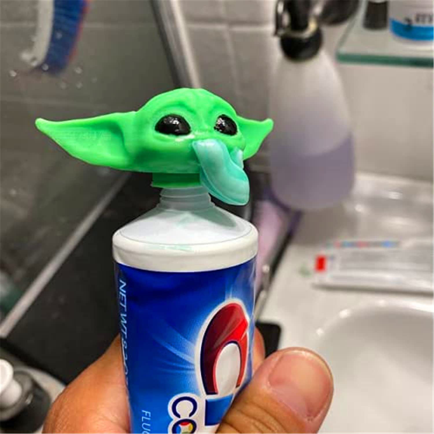 跨境玩具尤达宝宝挤牙膏器牙膏头 baby yoda toothpaste topper