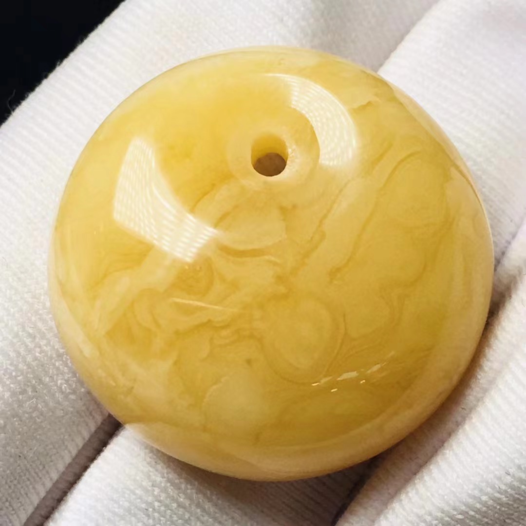 天然俄料琥珀蜜蜡公主扣吊坠鸡油黄蜡质浓郁饱满纹路清晰文玩配饰