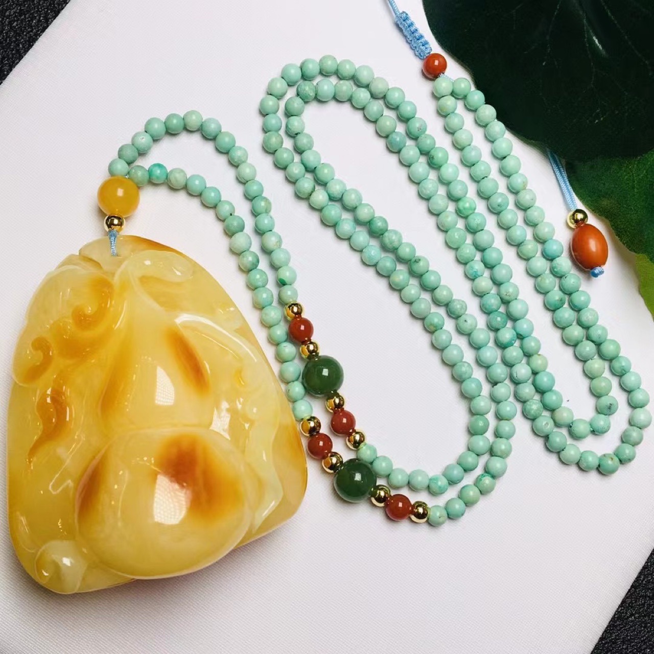 天然琥珀蜜蜡雕刻葫芦吊坠蜡质饱满纹路清晰雕工精湛搭配绿松石链