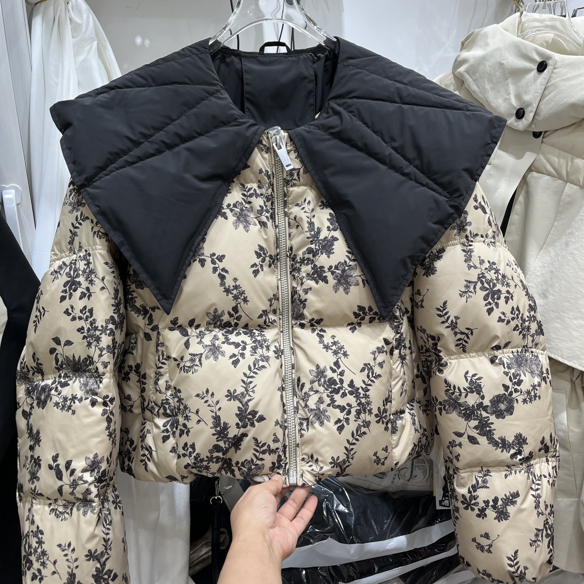 韩国小香风短款碎花羽绒服2023冬季新款小个子娃娃领白鸭绒外套潮