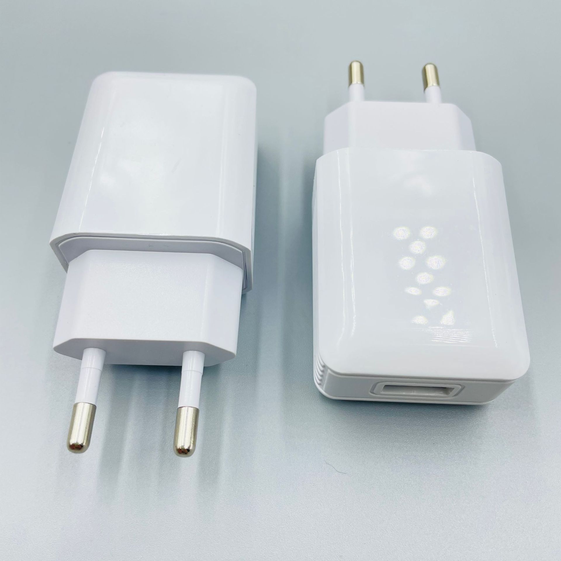5v2a欧规旅行充电器 手机快充头 usb充电头 欧标电源适配器10w