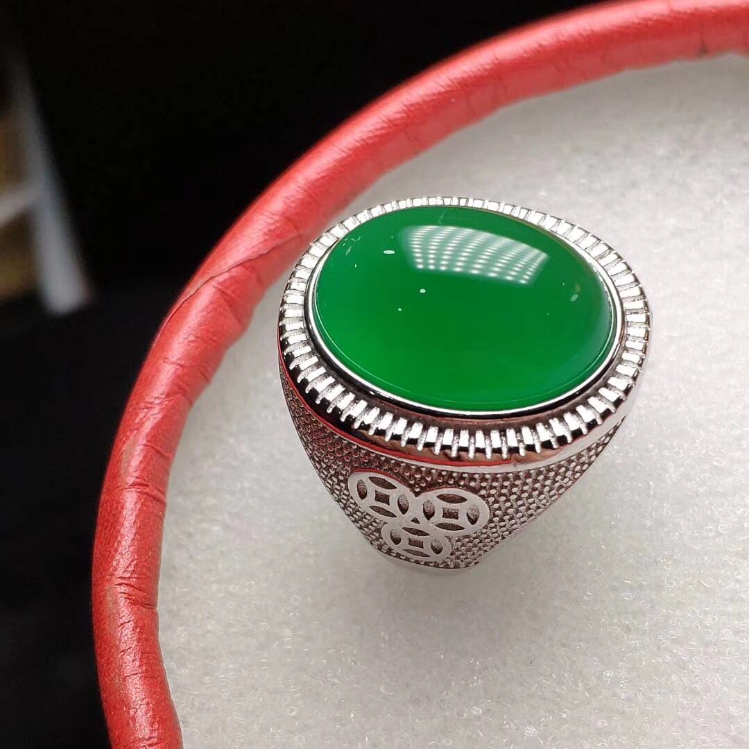 缅甸冰种帝王绿翡翠戒指男士马鞍戒面18k金镶玉翡翠男款戒指