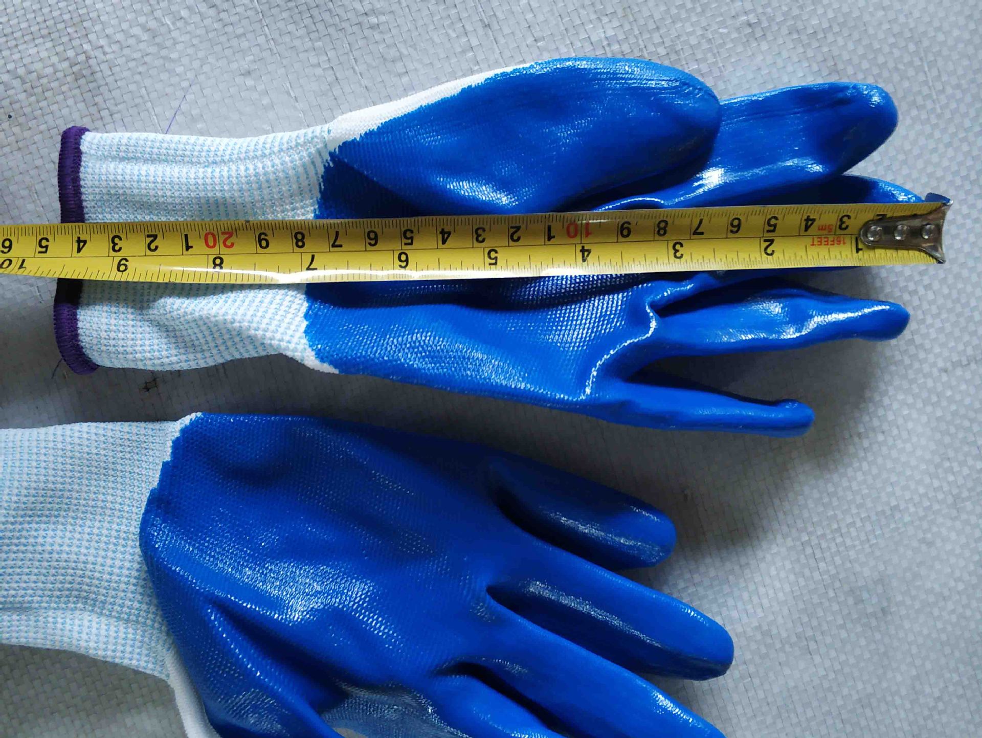 impa190102蓝色涂胶手套平板胶手套耐油防滑耐磨浸胶线手套