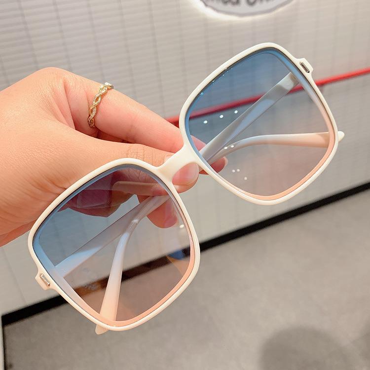 2022 New Fashion Street Shot Large Frame Sunglasses Female Personality Beige Nail Sunglasses European and American Square Sunglasses Fashion