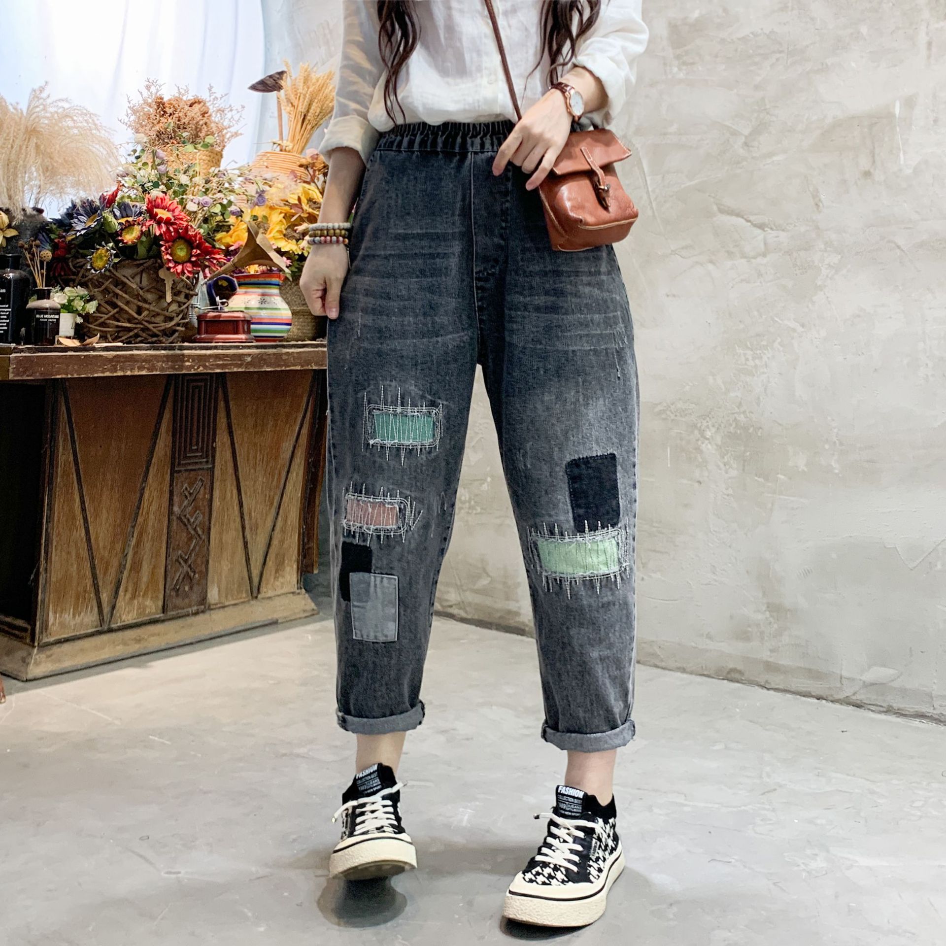 琪镌绘制女2022新款牛仔裤女春文艺风花朵刺绣宽松高腰哈伦裤女装