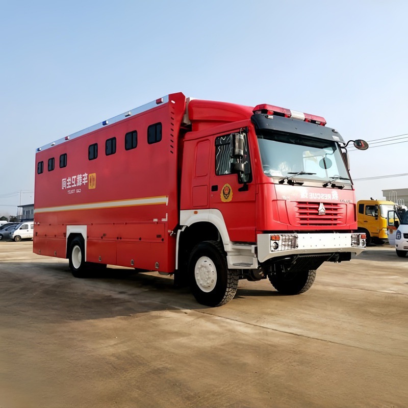 重汽移动厕所车 6至10蹲位 可分男女 自行式厕所车 车载卫生间