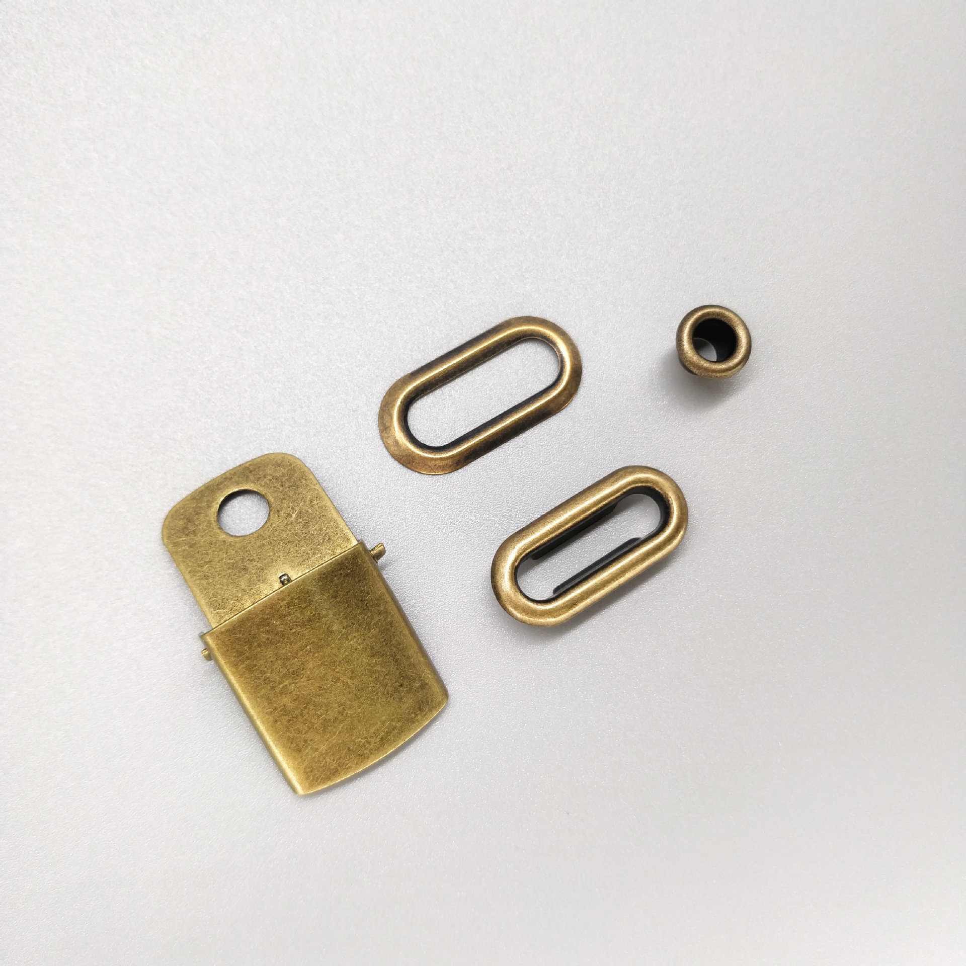 定制logo金属帽扣调节扣束带扣帽子五金配件穿带扣6分帽后扣