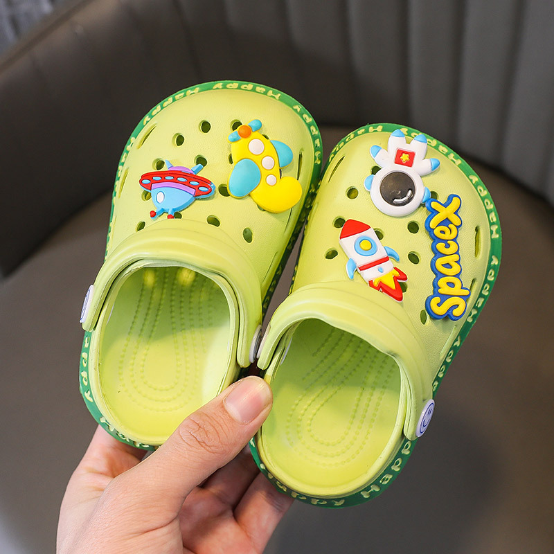 Children's Shoes with Shit Feeling Children's Hole Shoes Summer Non-Slip Outdoor Wear Boy Slippers Wholesale Beach Shoes Girls' Sandals for Men