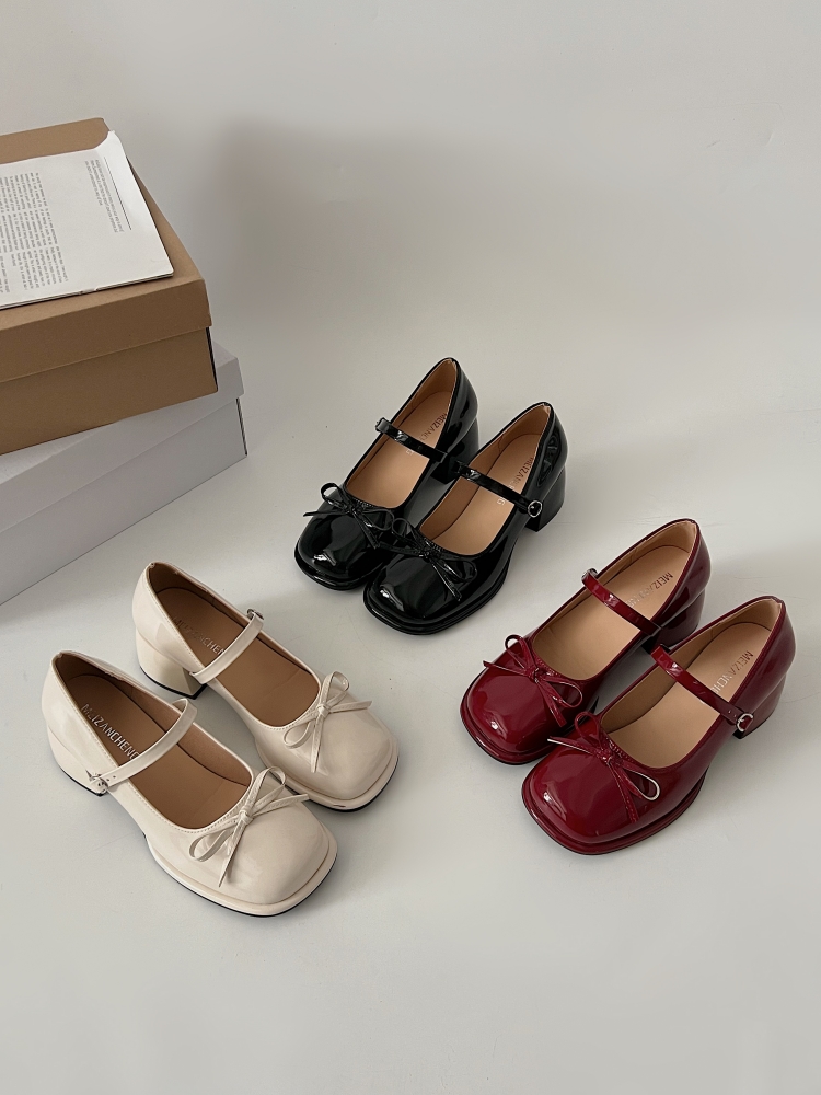 法式绝美单鞋配裙子女温柔玛丽珍女鞋中跟红色小皮鞋高跟鞋赫本风