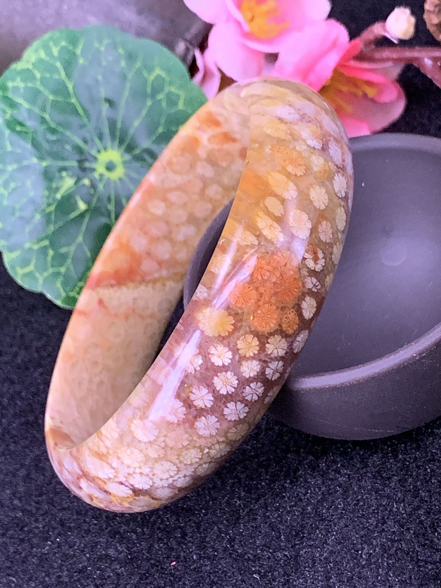 珊瑚镶嵌珊瑚吊坠