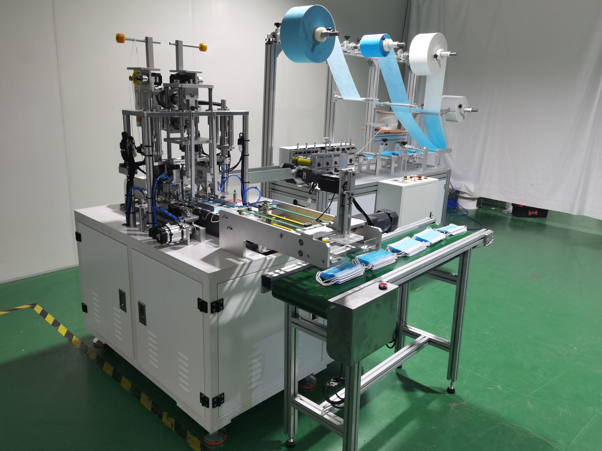 厂家直供一次性儿童防护口罩切片机 口罩成型机 一次性口罩机