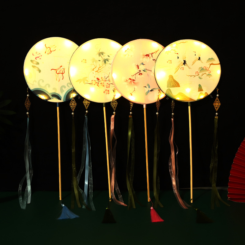 现货宫灯元宵灯汉服工艺扇子长柄团扇带灯 宫扇可当花灯旅游景区