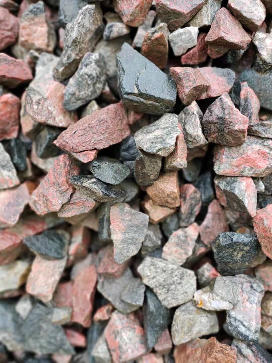 高速公路碎石子 铁路道砟石 瓜米石混凝土石子石料