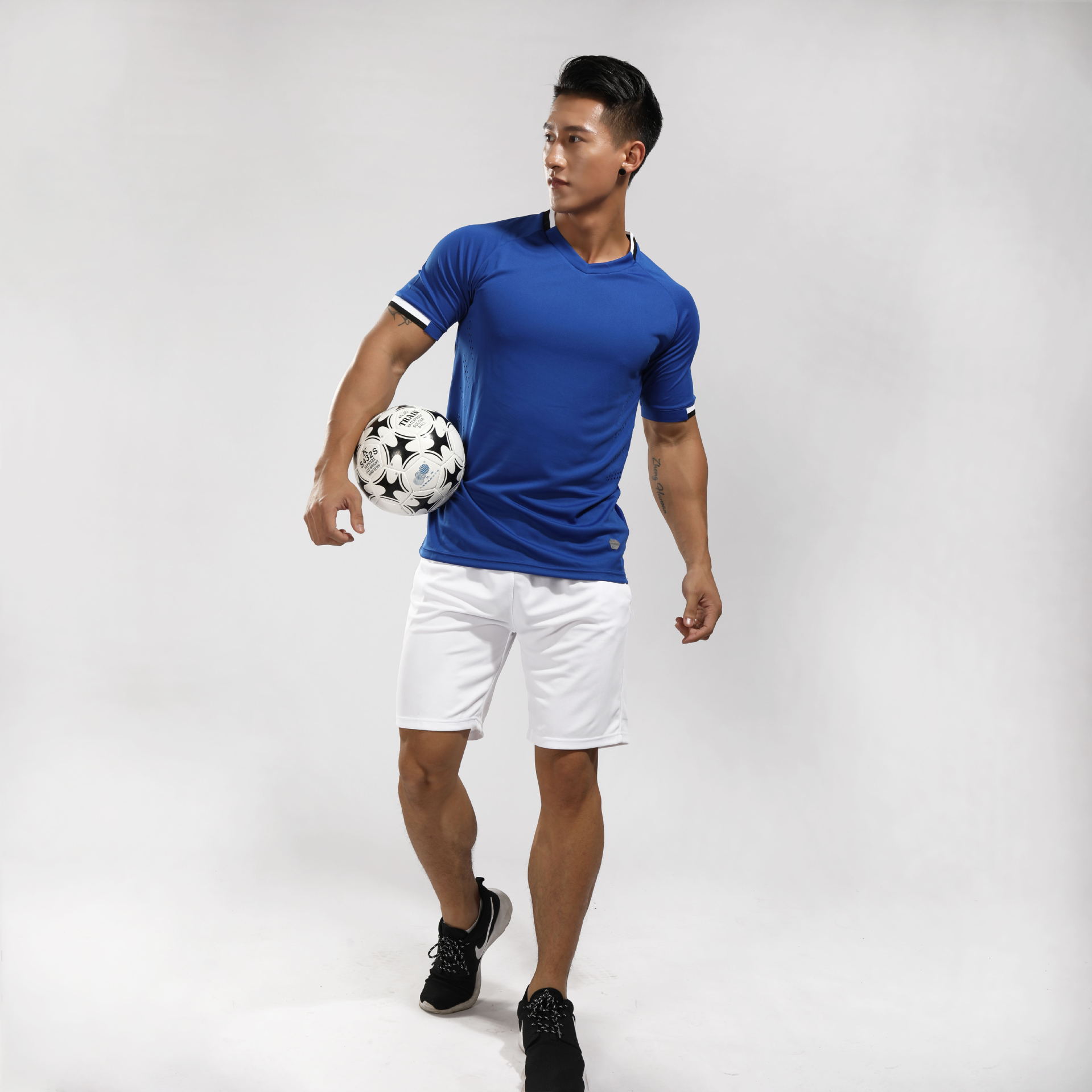 男女足球比赛训练队服迷彩球衣个性印制 运动服新品足球服带口袋