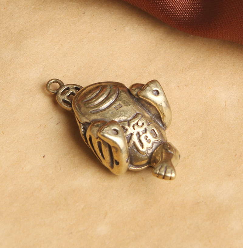 黄铜做旧三足金蟾钥匙扣挂件招财进宝蟾蜍吊坠跑江湖地摊铜器批发