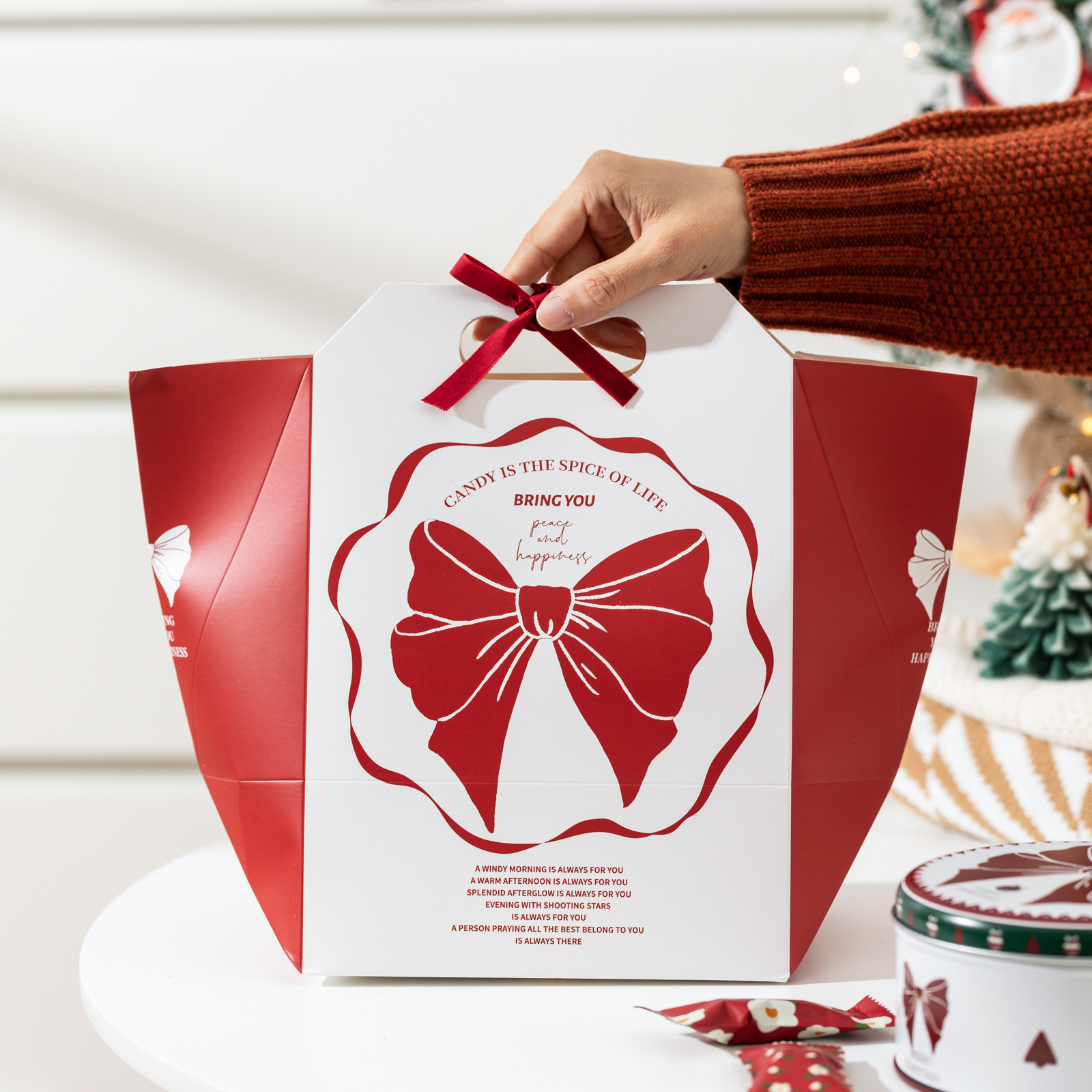 圣诞新年常温糖果打包盒曲奇饼干包装盒红色礼物包装蝴蝶结手提袋