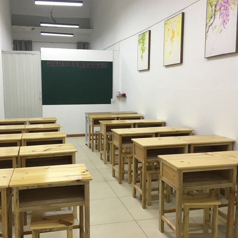 老式课桌椅写字校d园桌辅导班培训班教室补习班学校实木学生课桌