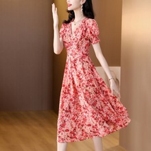 法式时尚减龄泡泡袖红色连衣裙气质轻熟风设计感小众漂亮收腰长裙
