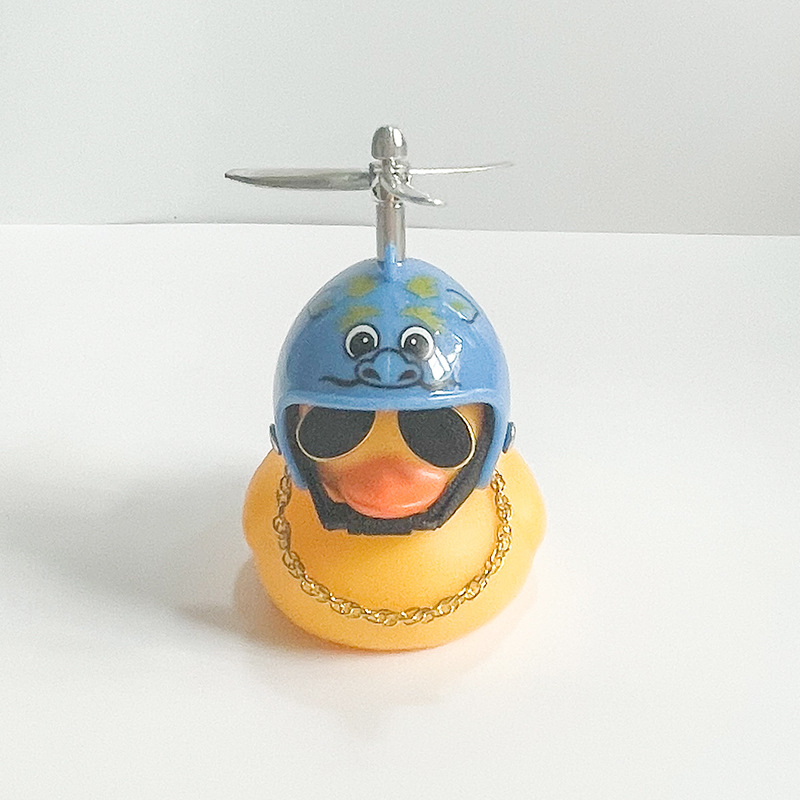 破风鸭小黄鸭摆件十二生肖网红鸭汽车电动车头盔配件装饰品小鸭子