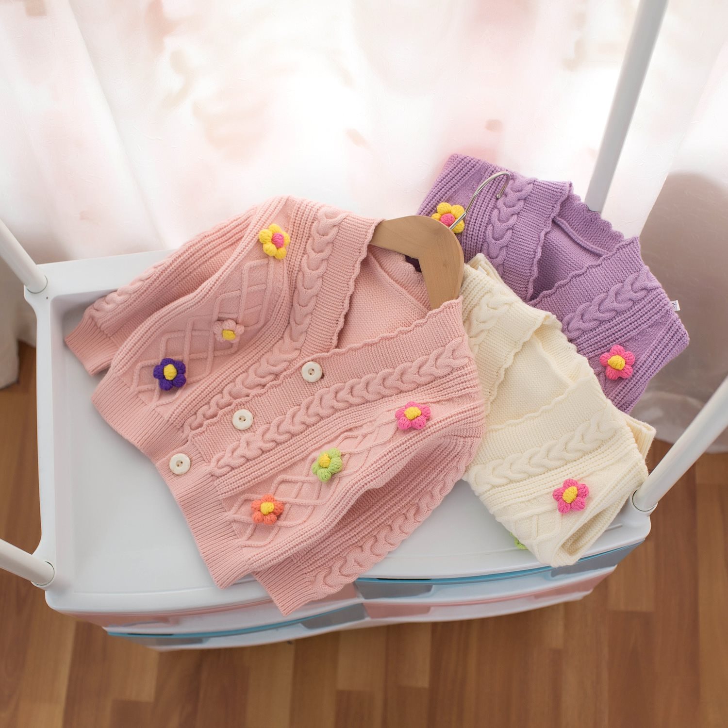 童装毛衣开衫小童洋气2021秋装新款女童长袖针织衫儿童绣花外套女