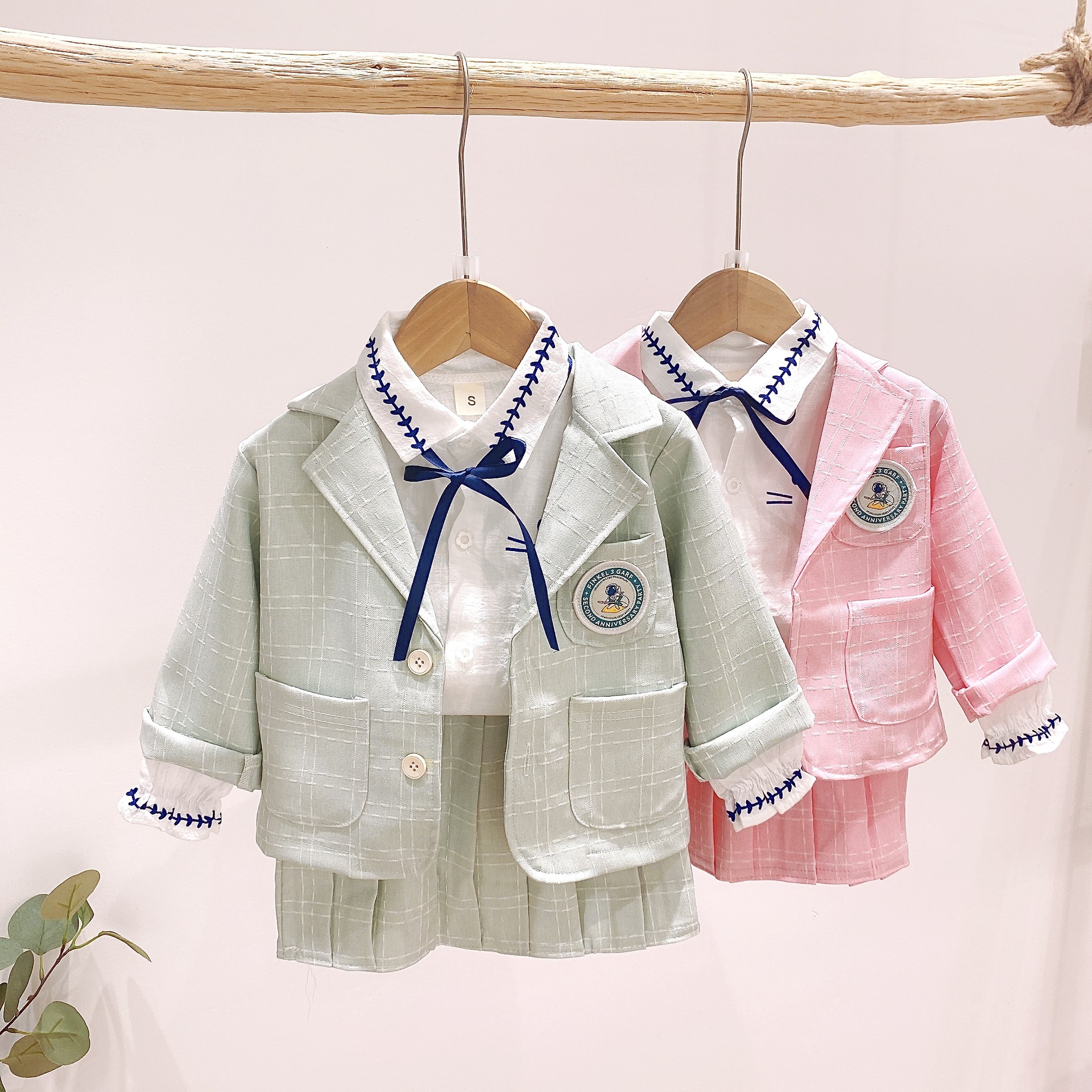 童装批发女童套装春秋款学院风韩版女宝宝衣服三件套西装裙件代发