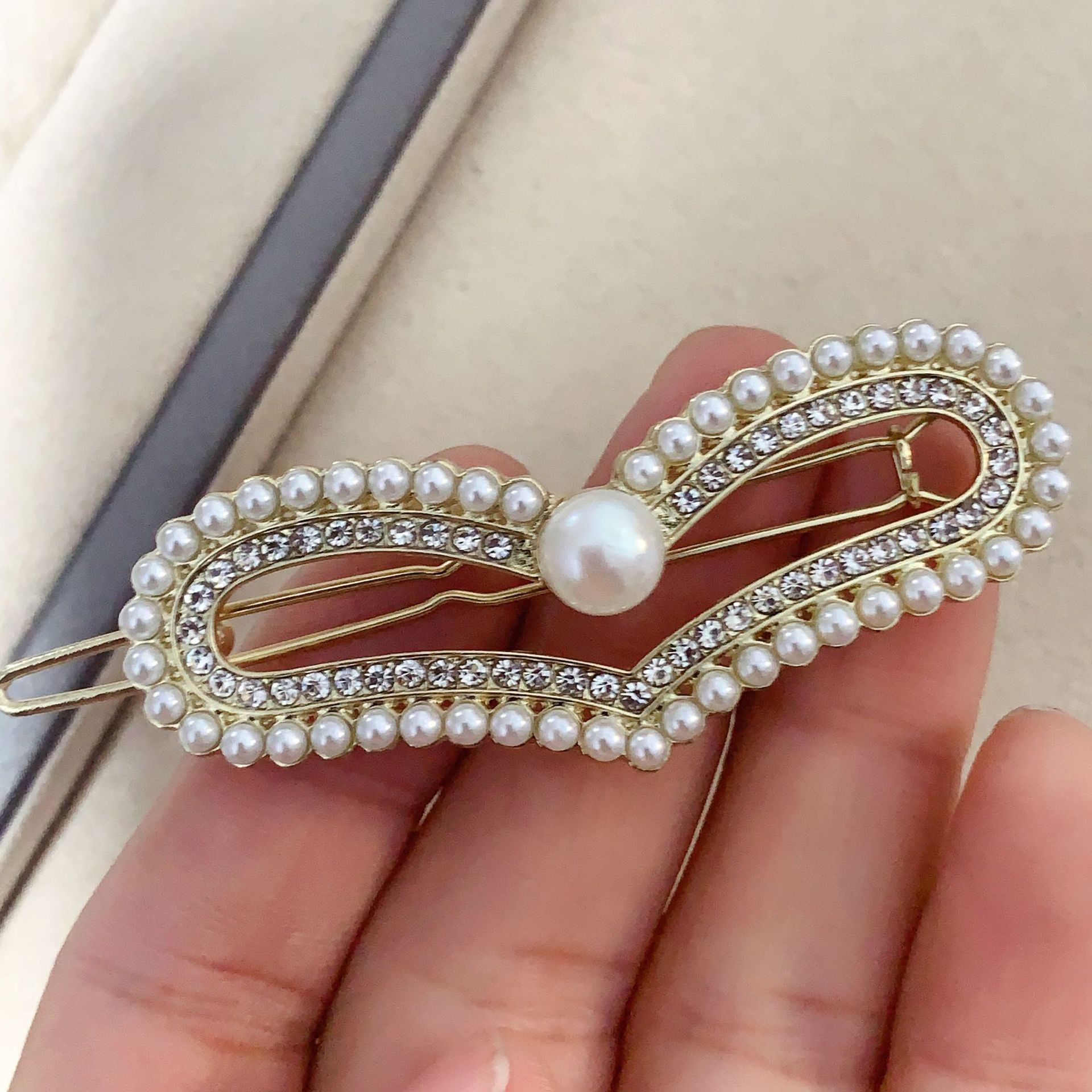 1 珍珠发夹 爱心卡扣发夹 边夹可爱夹子女学生卡通夹子-阿里巴巴