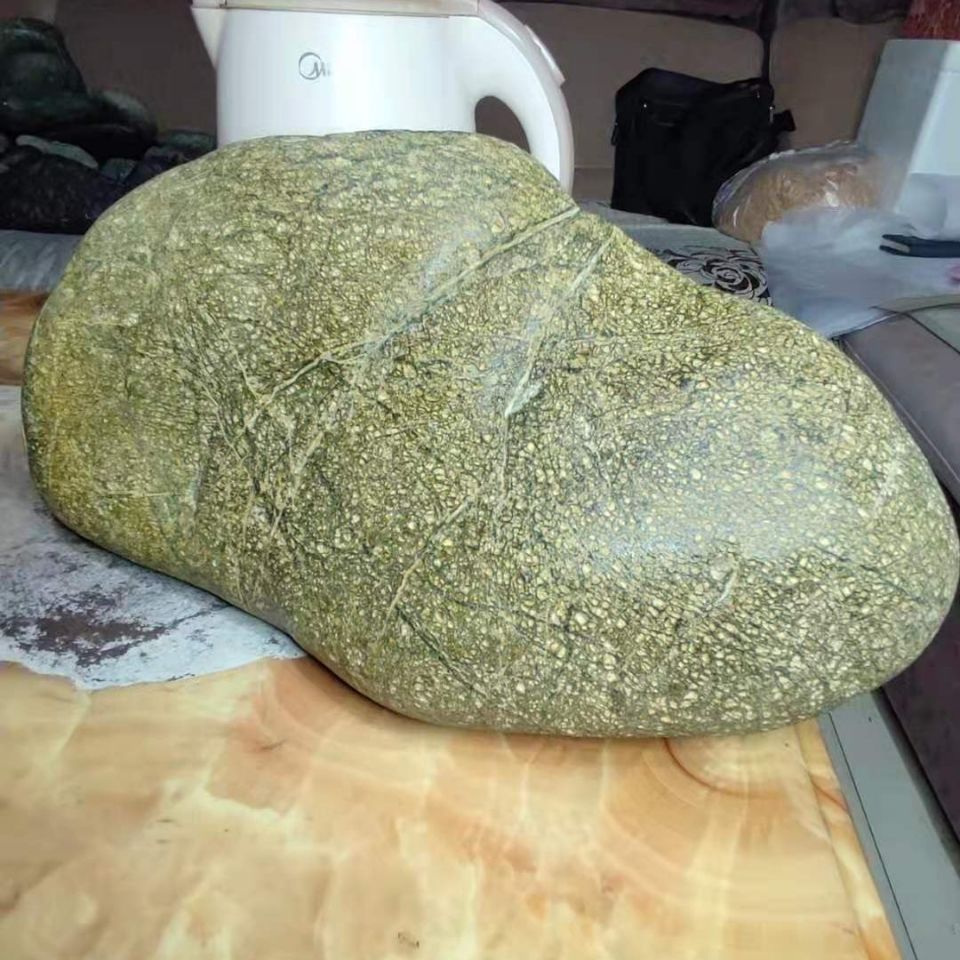 西藏蛇纹药王石臧宝陨玉打灯黄绿冰光橄榄陨石266斤精品原石摆件