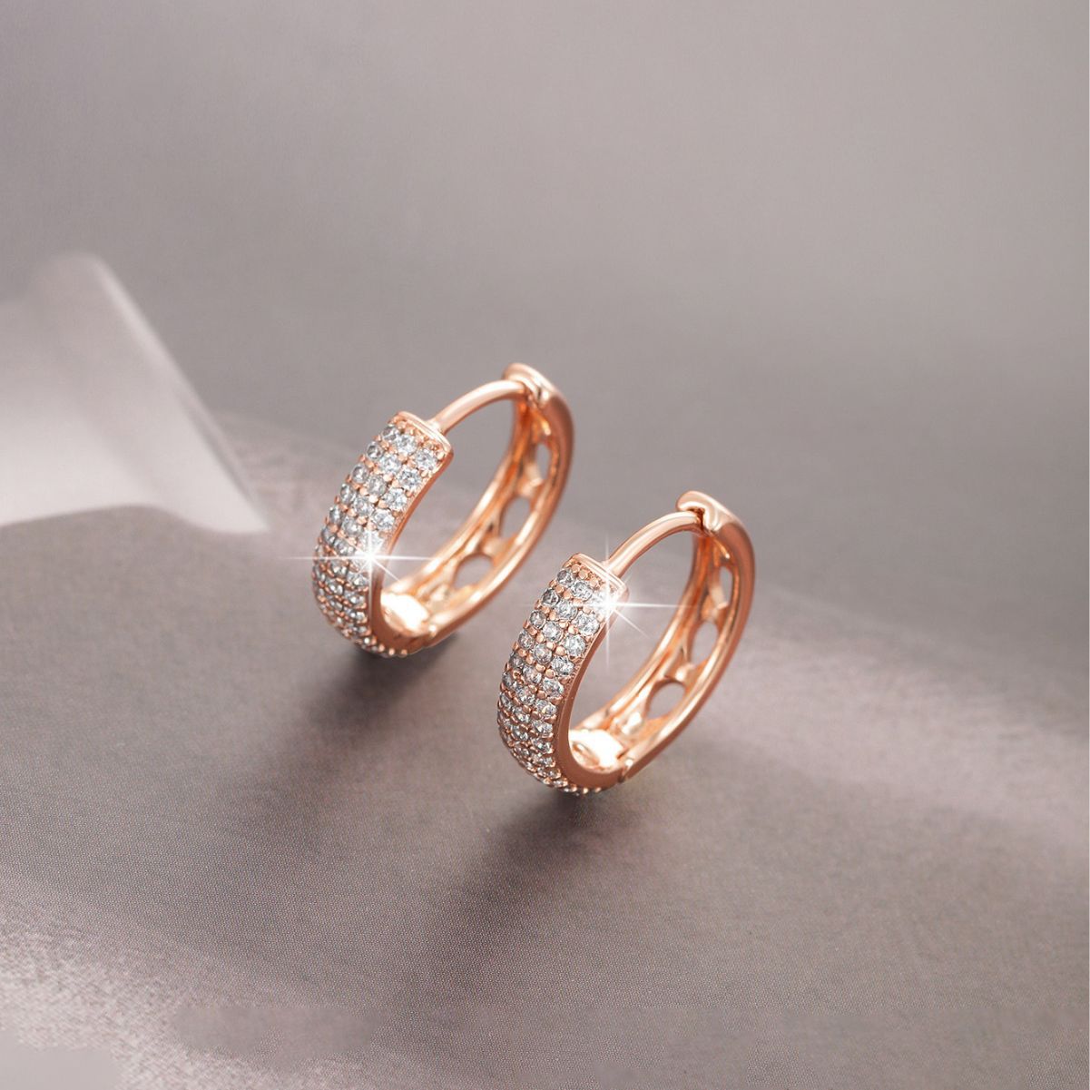 Xuping Jewelry 18K Gold-Plated Micro-Inlaid Zirconium Earrings Women‘s European and American Simple Diamond-Embedded Elegant Earrings Ear Clip