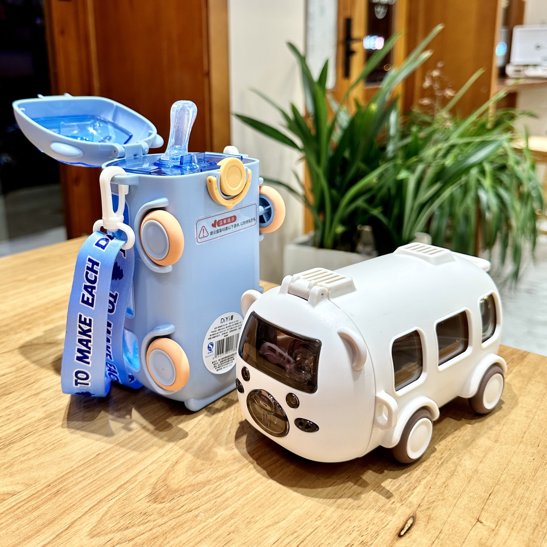 Children's Water Cup Car Cute Baby Bus Cup Kindergarten Kettle Portable Summer School Straw Dedicated