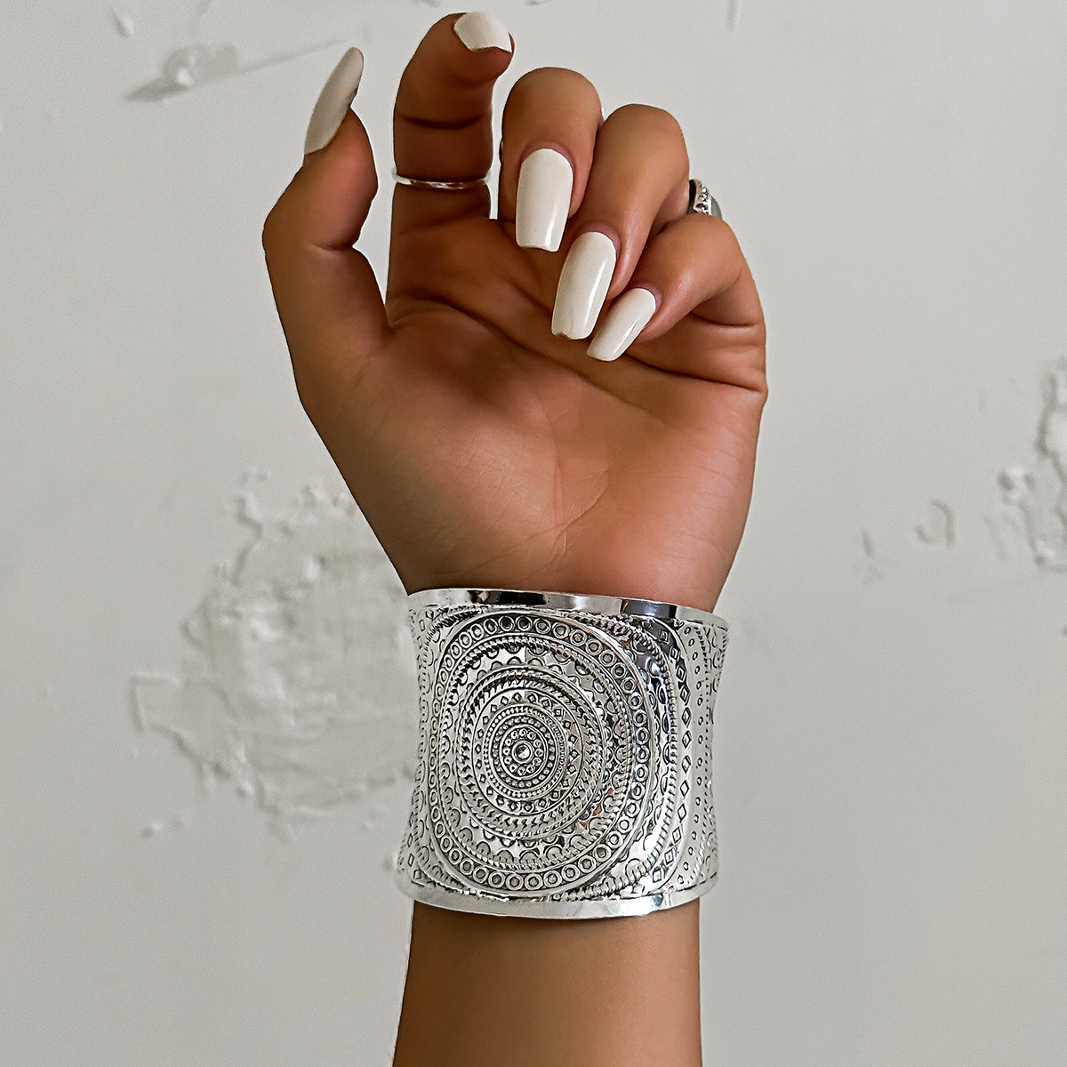 欧美跨境饰品 民族非洲部落雕刻花纹开口手镯 复古线条袖口手饰女