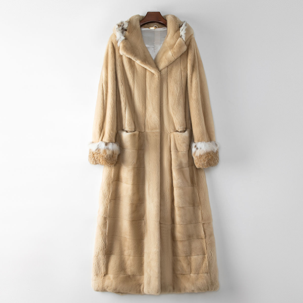 少量服饰100%水貂毛2024年海宁春季新款女式长款连帽整貂皮草外套