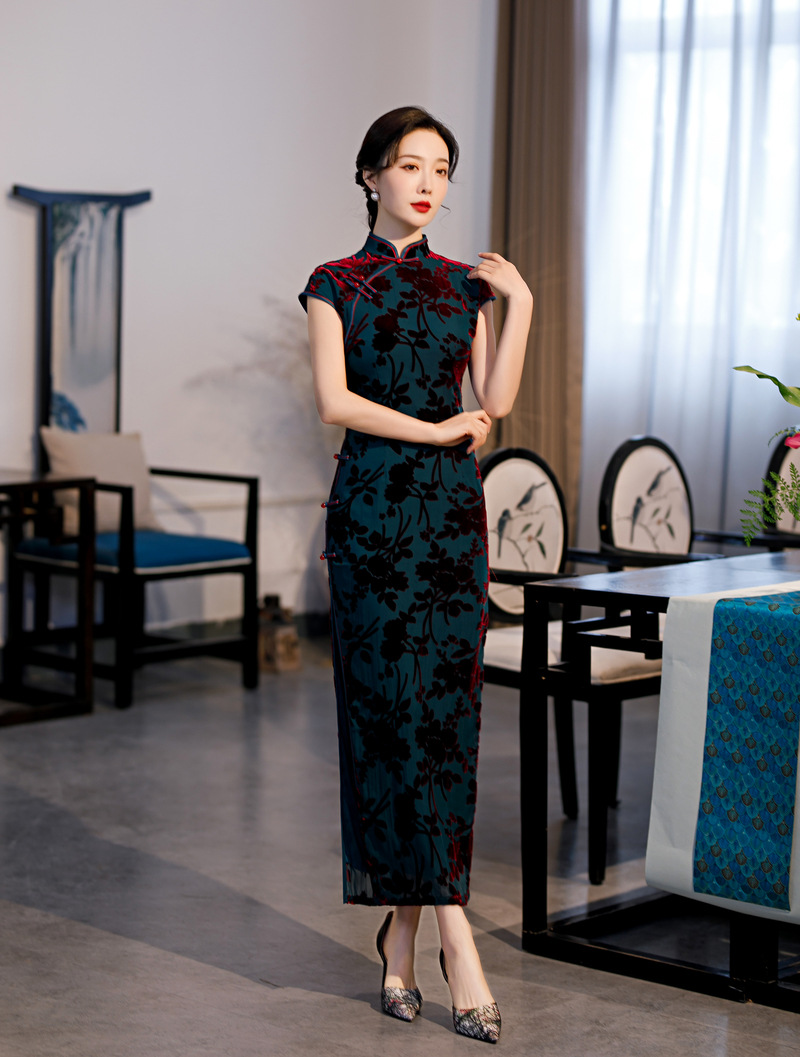 秋冬季新款走秀旗袍丝绒短袖长款高开叉优雅演出服修身改良旗袍裙