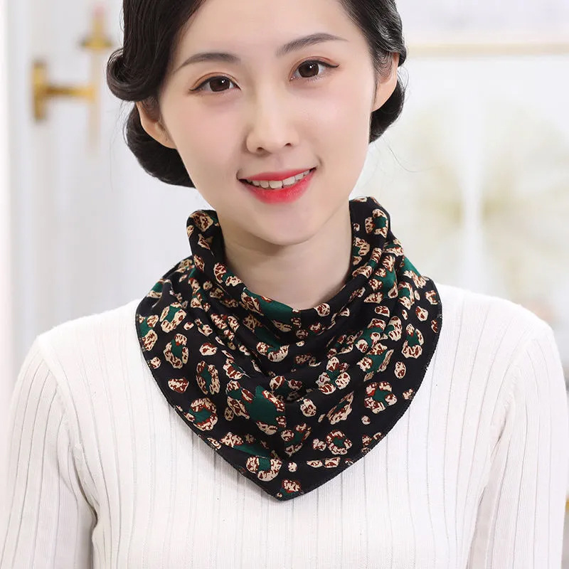 Fashion New Triangular Binder Silk Scarf Thin Women's Autumn and Winter Warm Scarf Fake Collar Korean Style All-Match Neck Protection Bandana