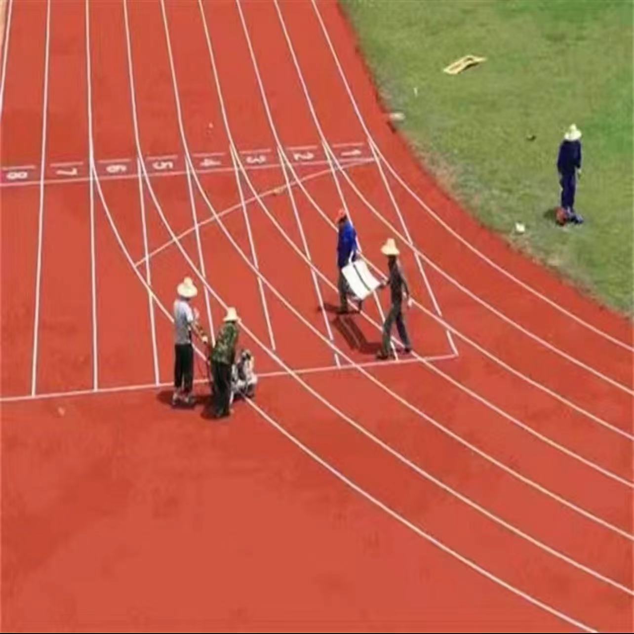 学校运动场地塑胶跑道epdm全塑型跑道公园小区健身预制型橡胶跑道