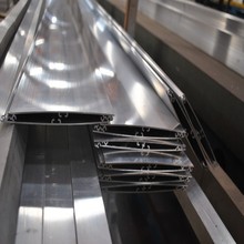 佛山铝型材厂家挤压CNC边框后面钻孔铝合金表面处理阳极氧化喷钞