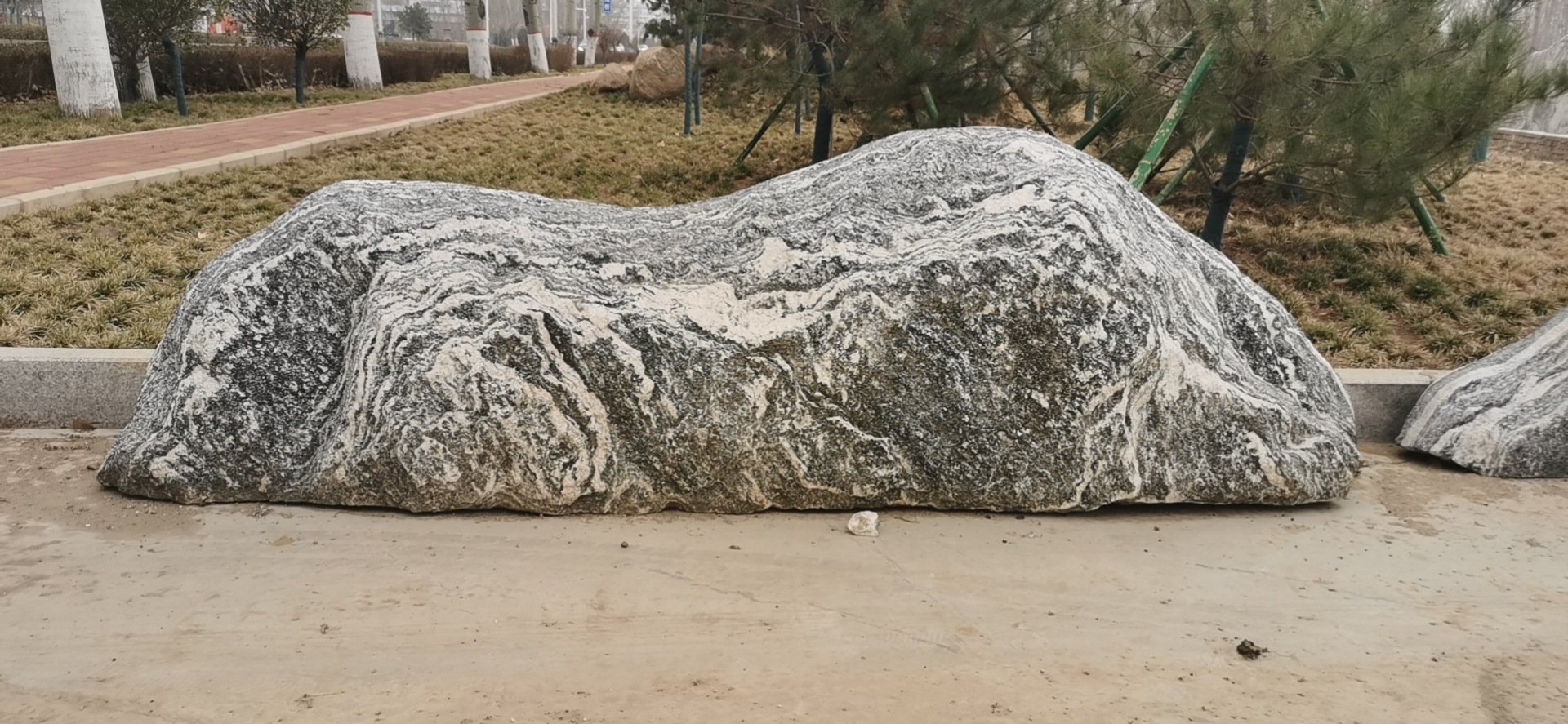 厂家各种雪浪石切片泰山石薄片石头尺寸造型各异可设计制作