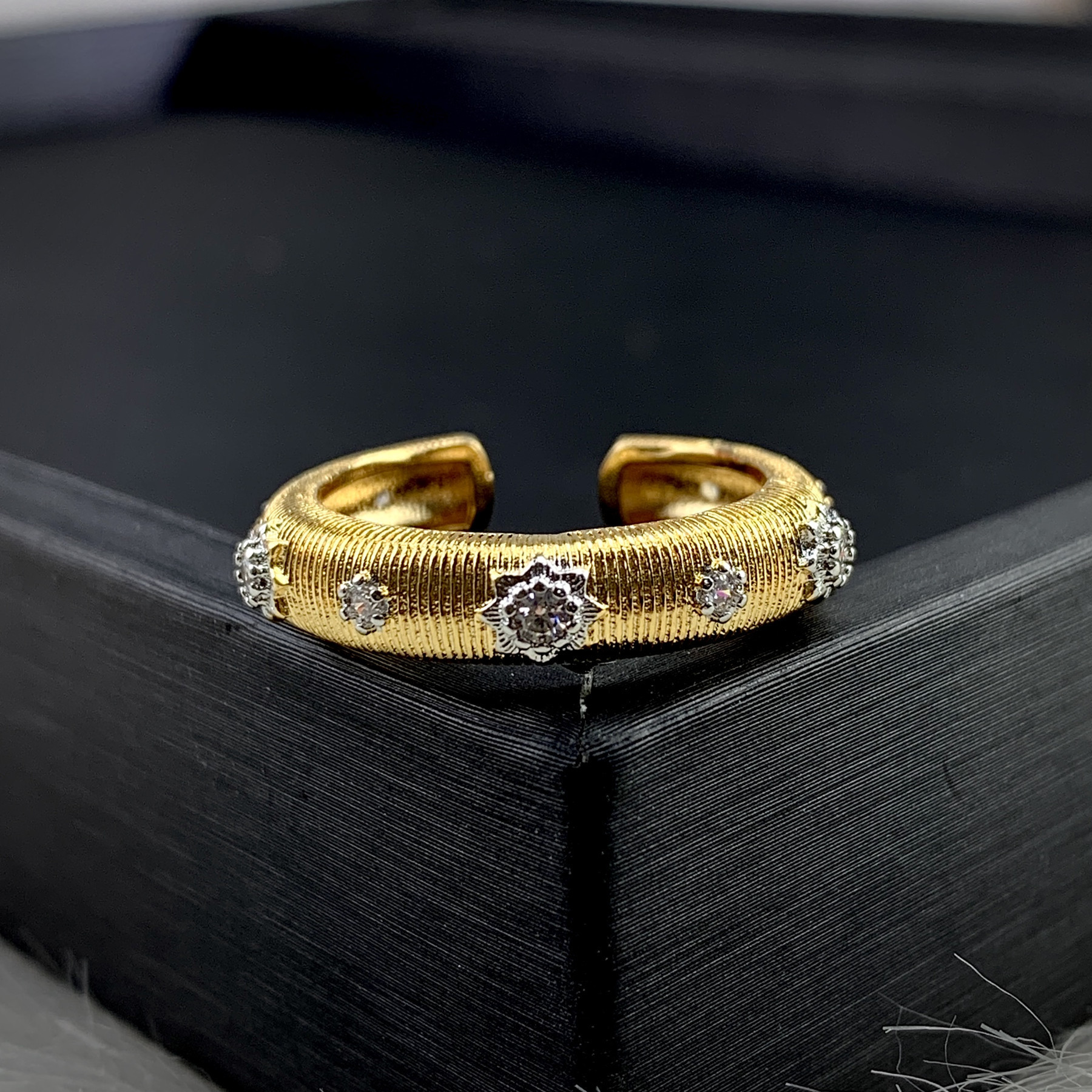 意大利复古宫廷风布契拉丝工艺戒指双色镀金欧美轻奢带钻雕花指环