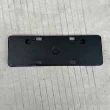 适用g38宝马5系g30前牌照板525后车牌架528底座530托535新能源540