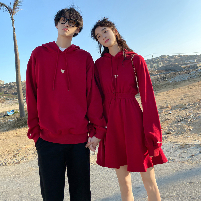 情侣装秋冬季2020年韩版宽松连帽卫衣外套小众设计感红色一衣一裙