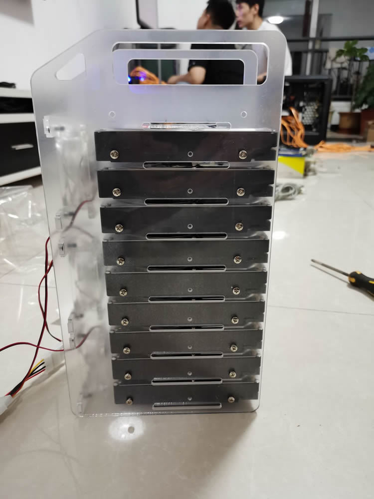 机械硬盘固定架台式机固态安装硬盘架防震工作室固定台托架3.5寸