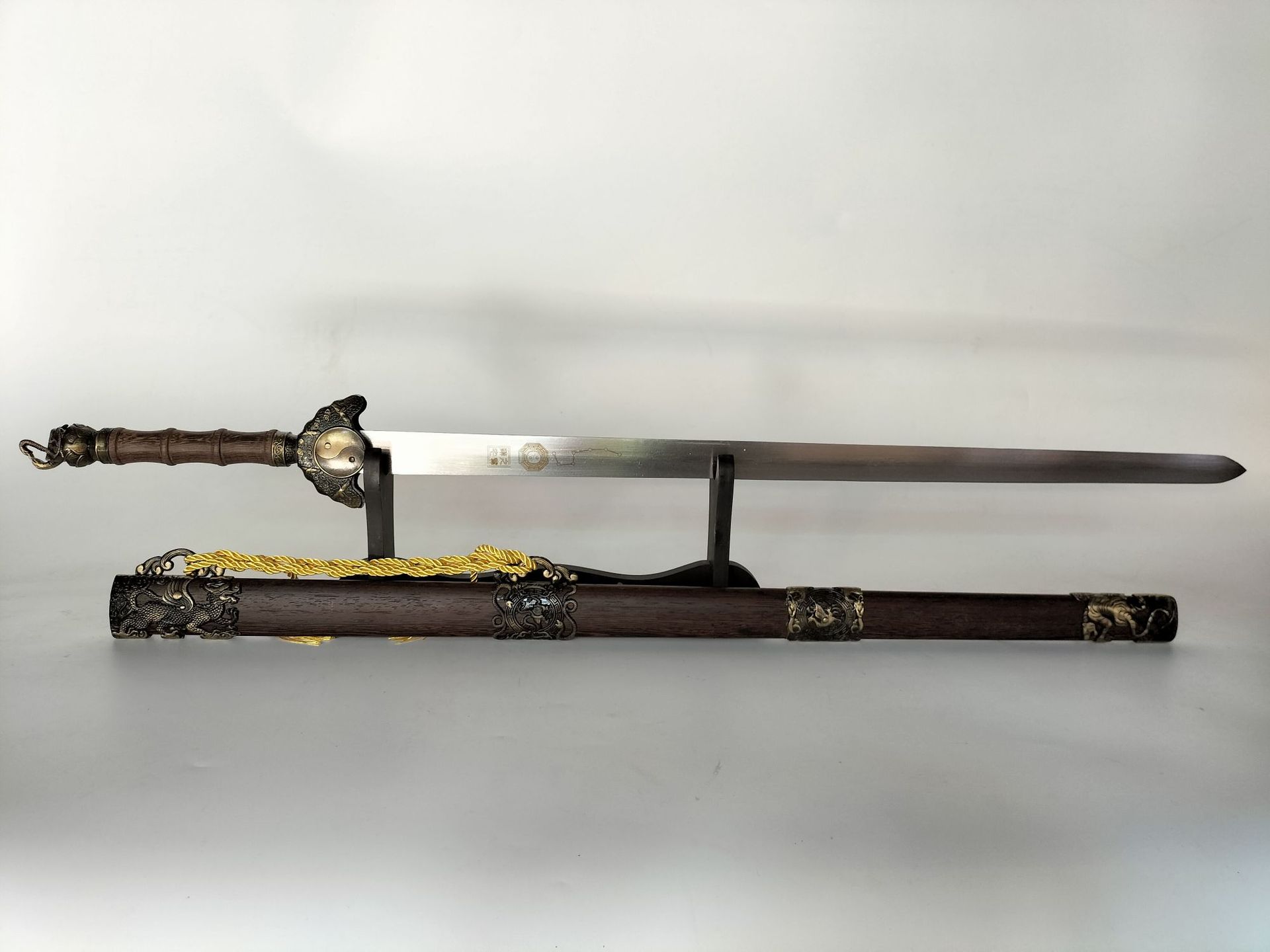 龙泉市刀宝剑 鸡翅木28寸小玄武太极剑 镇宅 未开刃