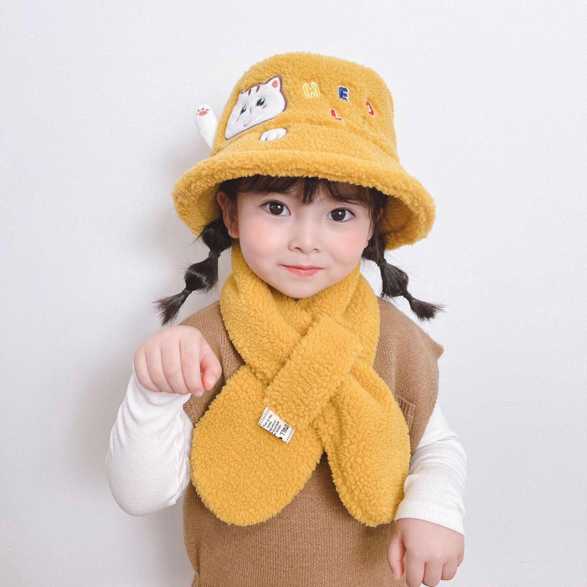 children‘s hat boys and girls winter thicken thermal lambswool bucket hat scarf two-piece set cute cartoon