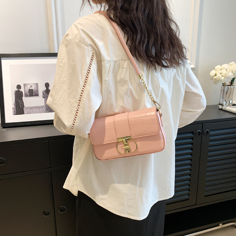High Sense Classy Small Bag Female 2023 Spring and Summer New All-Matching Western Style Messenger Bag Shoulder Fashion Underarm Bag