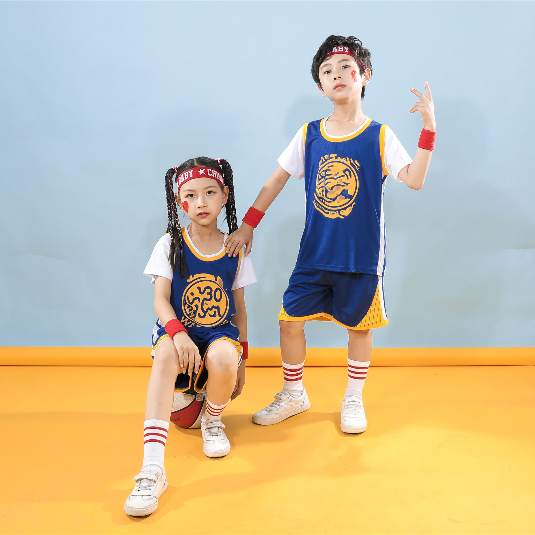 儿童篮球服套装假两件勇仕队短袖库里球衣幼儿园小学生训练表演服