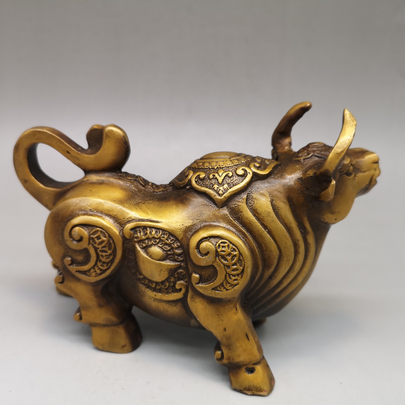 黄铜斗牛摆件 黄铜牛 家居装饰黄铜器