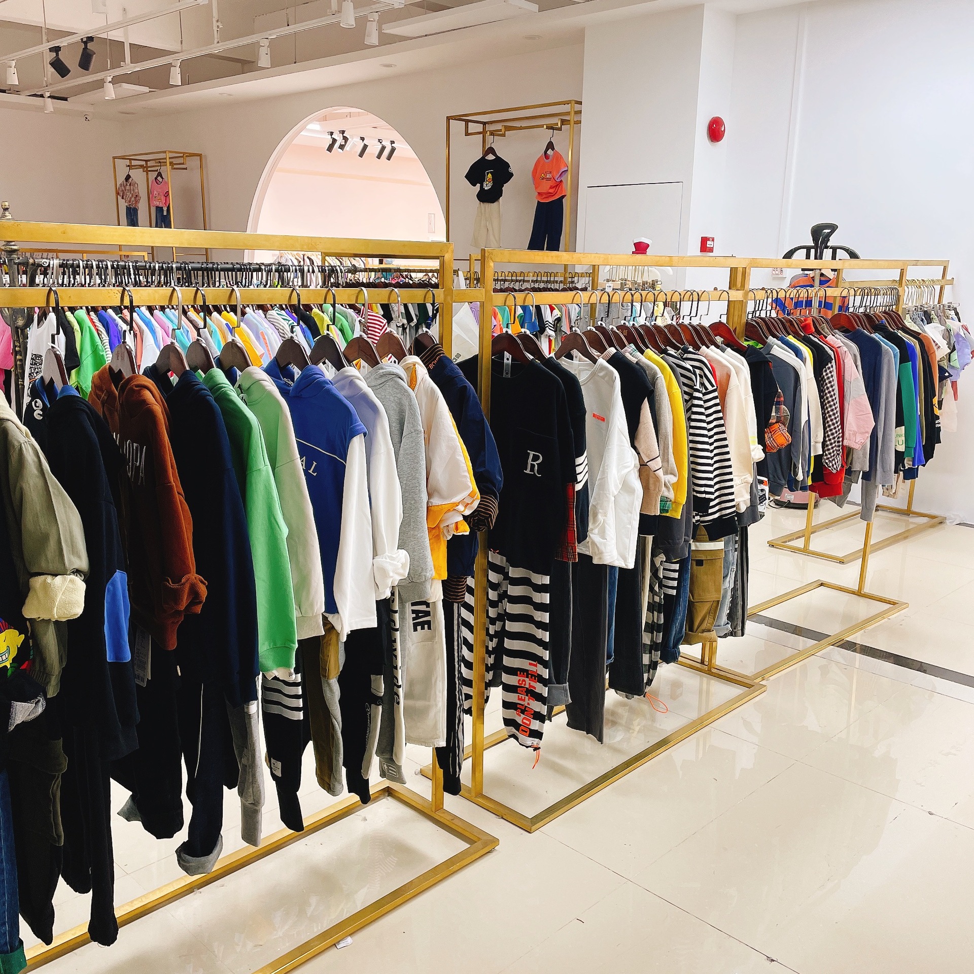 专柜撤柜实体店断码样板戴维贝拉知名品牌折扣童装尾货工厂清仓