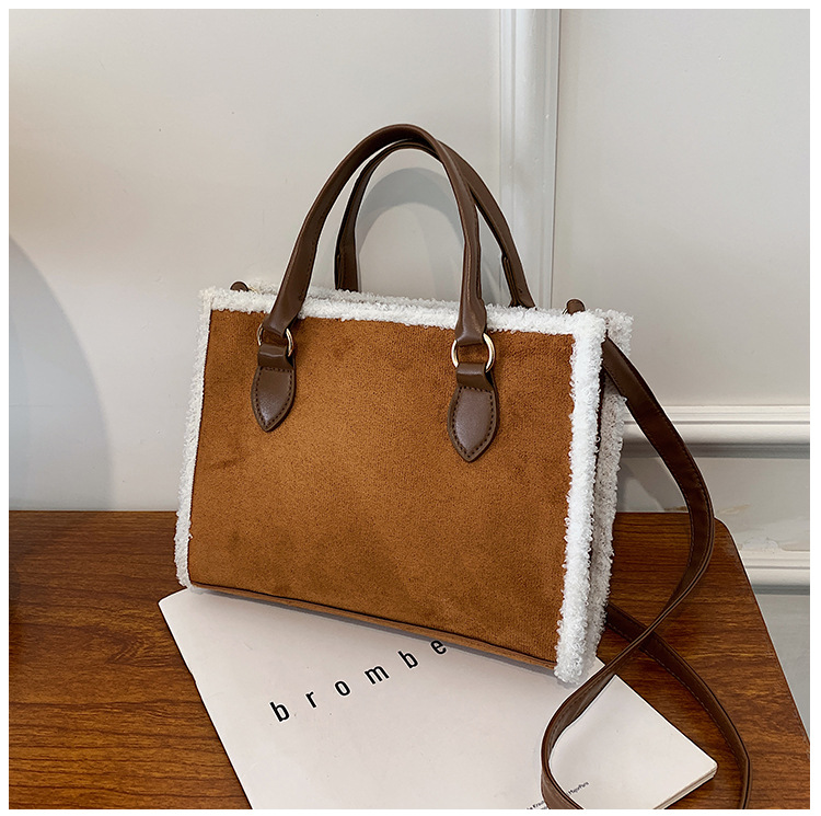 种类内贴袋提拎部件软把硬度软加工方式印花图案纯色开盖方式拉链箱包