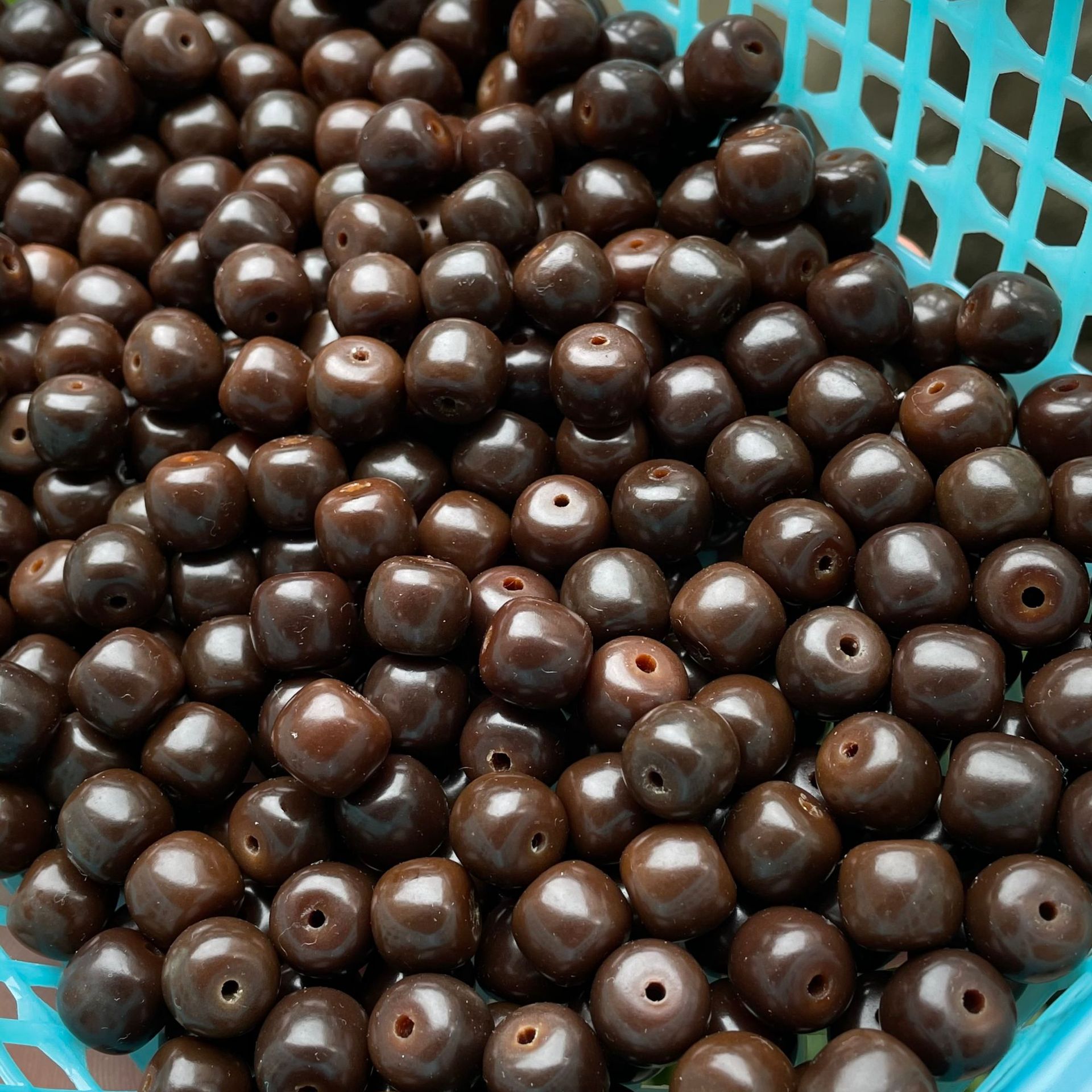 朱古力 菩提根手串 巧克力色 绕指柔单圈老型桶 风化老料散籽批发